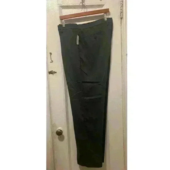 Men's Amazon Essentials Classic Fit Pants Olive NWT Size 42W X 34L - Picture 1 of 10